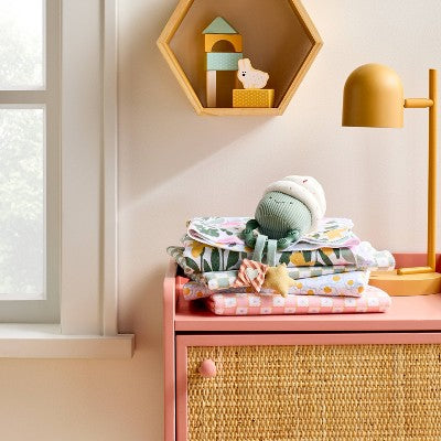 Pluszowa grzechotka ręczna – babeczka